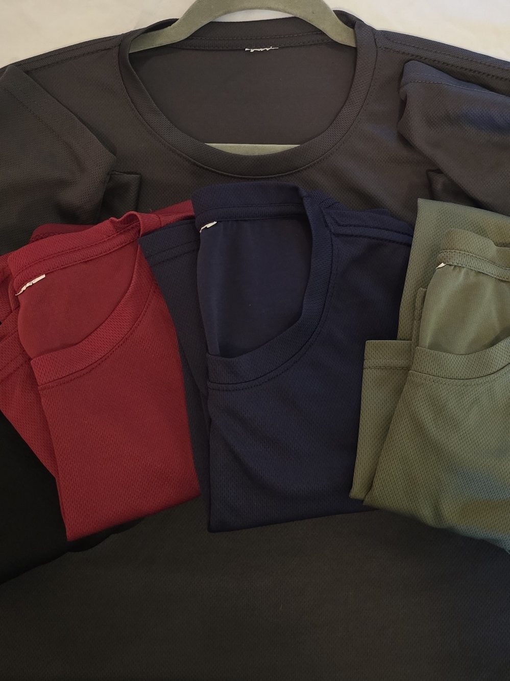 Bundle Of 5 Crew Neck Tops in Black, Navy, Burgundy & Olive & Charcoal Grey XL
